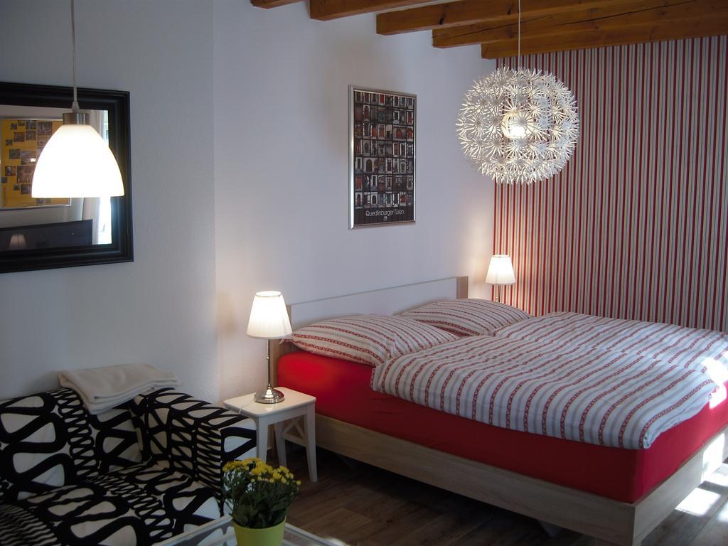 Ferienwohnungen Zur Kaiserstrasse Quedlinburg Kamer foto