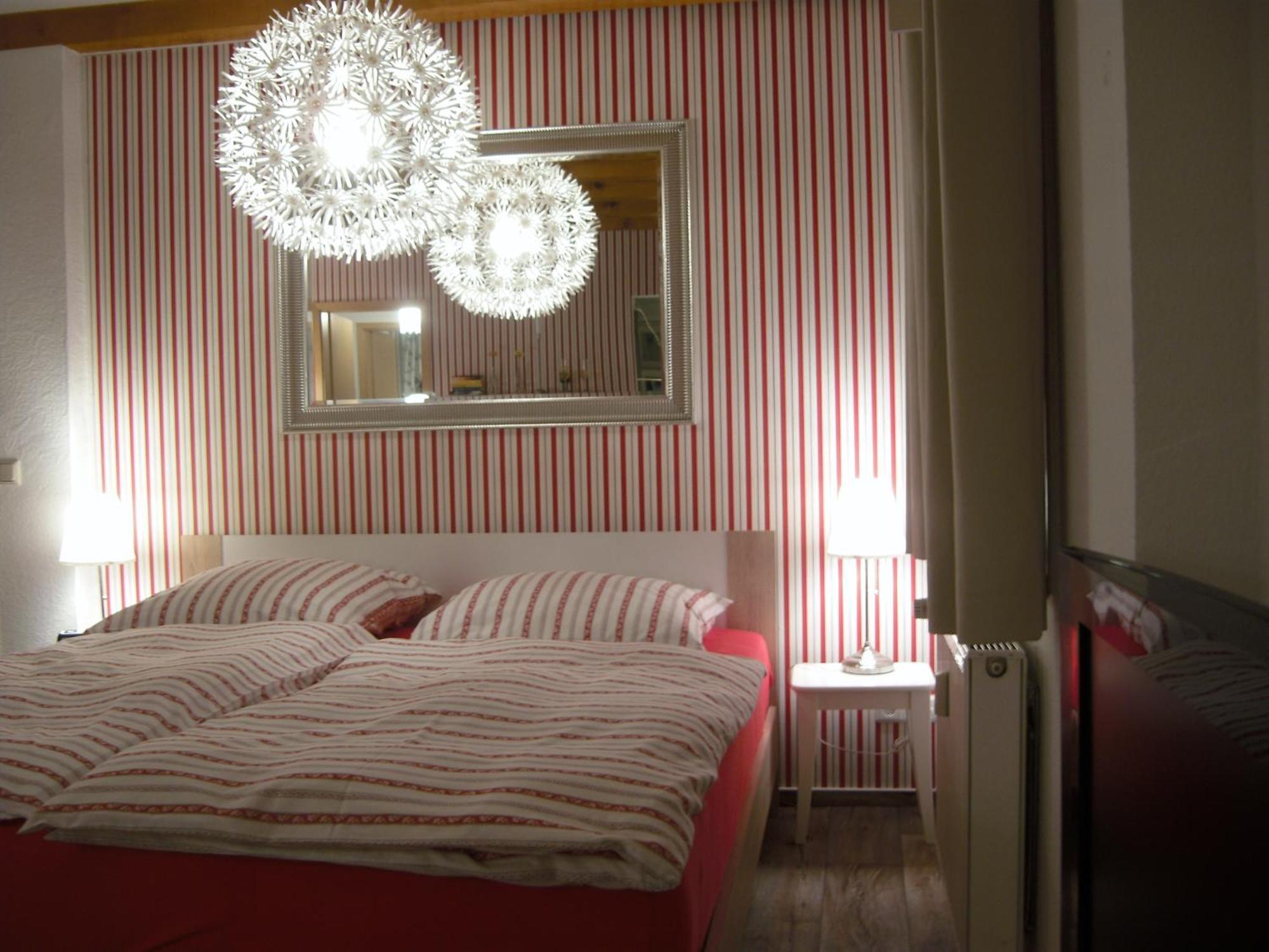 Ferienwohnungen Zur Kaiserstrasse Quedlinburg Kamer foto